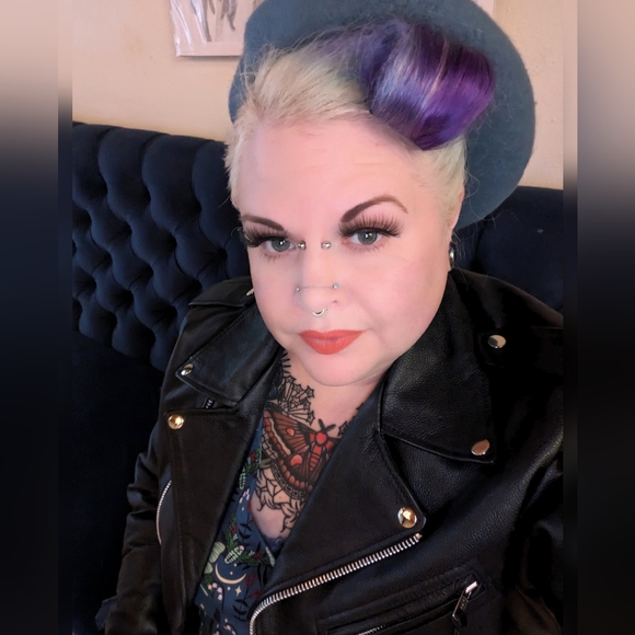 Retro dresses and authentic 90s and Y2K clothing from my ill-spent youth 😆 - Picture 3 of 5